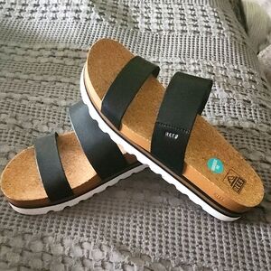 Reef Women's Black and Tan Sandals